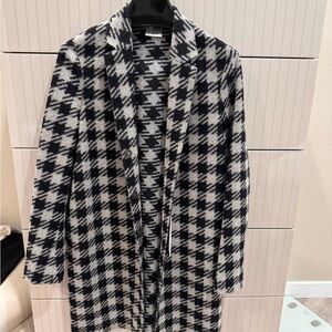 Stylish Black and White Houndstooth Coat